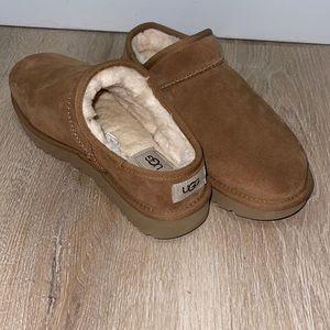 NWOTs Ugg Classic Slipper in Chestnut 🥾🥾